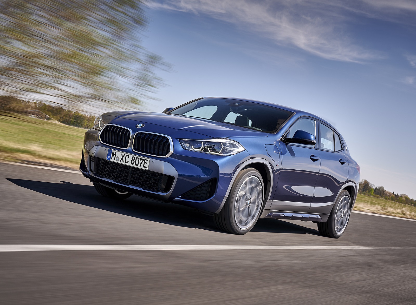 2021 BMW X2 xDrive25e Plug-In Hybrid Front Three-Quarter Wallpapers #8 of 54