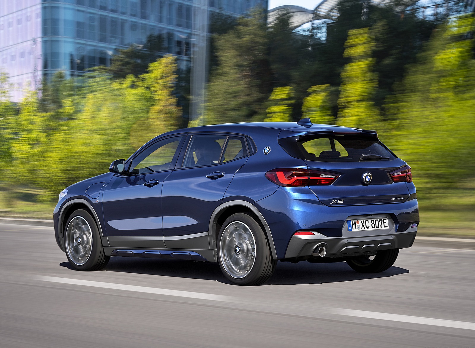 2021 BMW X2 xDrive25e Plug-In Hybrid Rear Three-Quarter Wallpapers  (3)