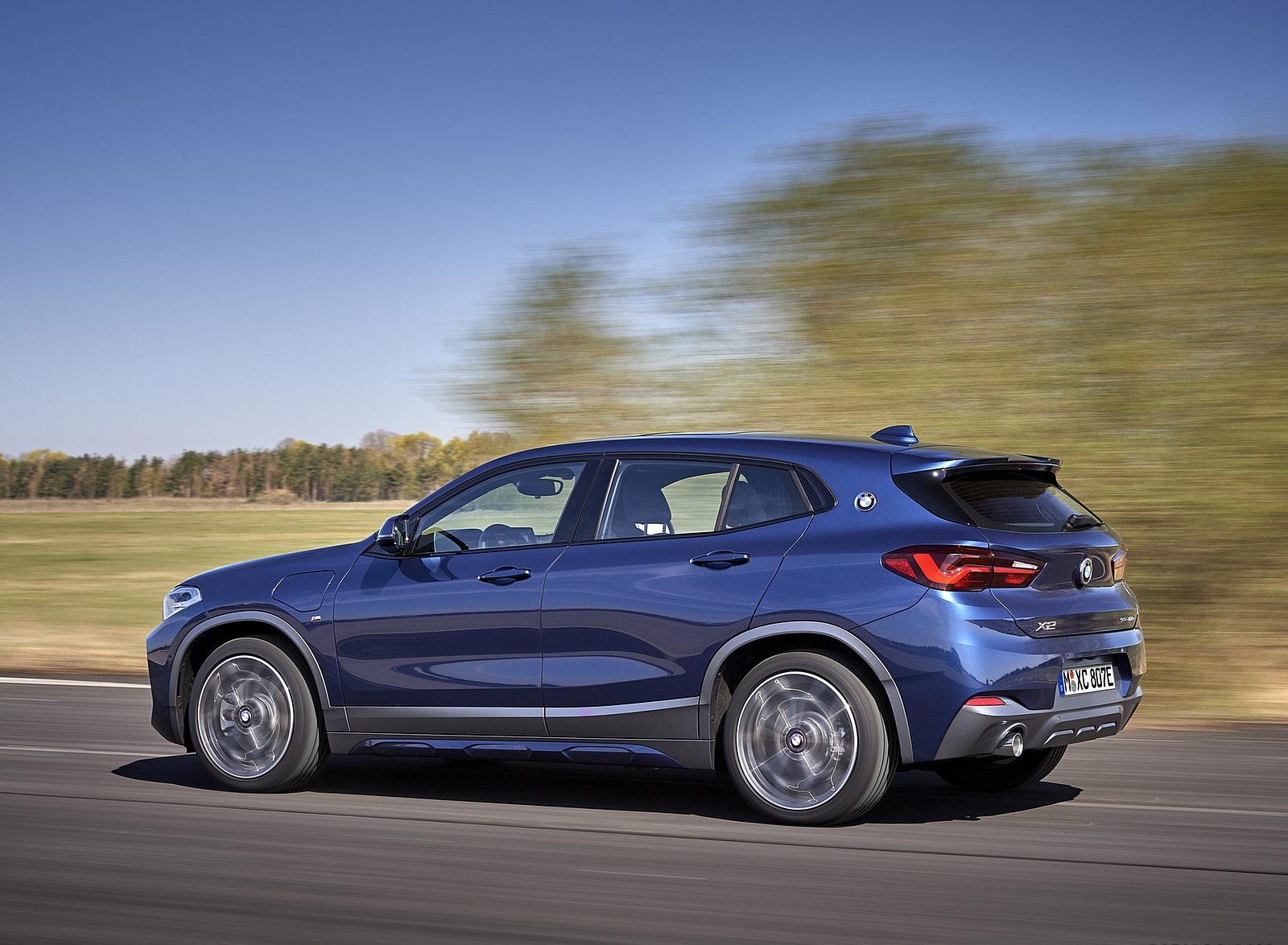 2021 BMW X2 xDrive25e Plug-In Hybrid Side Wallpapers  #11 of 54