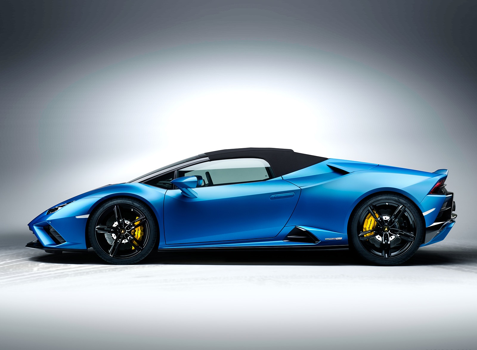 2021 Lamborghini Huracán EVO RWD Spyder Side Wallpapers #9 of 12