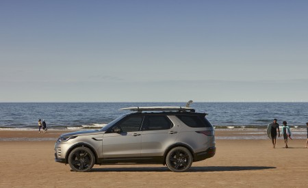 2021 Land Rover Discovery Side Wallpapers 450x275 (32)