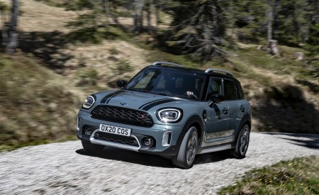 2021 MINI Cooper S Countryman ALL4 Front Three-Quarter Wallpapers 450x275 (3)