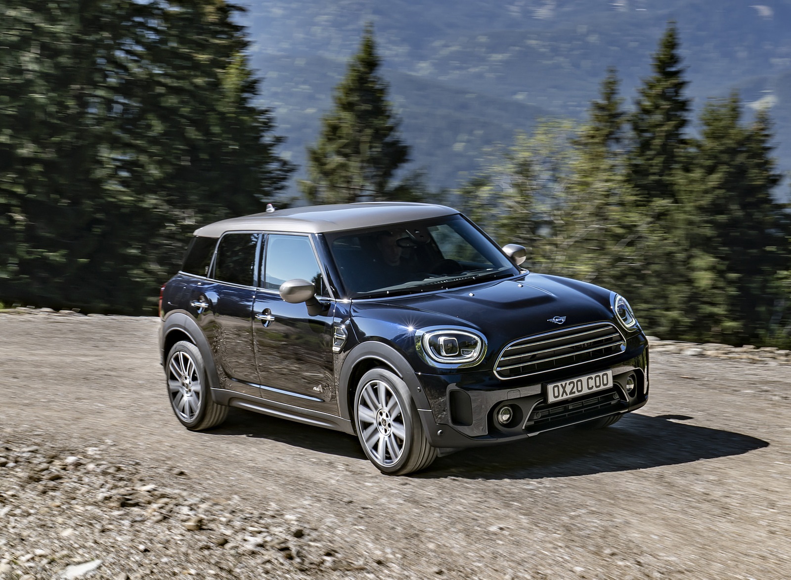 2021 MINI Countryman ALL4 Front Three-Quarter Wallpapers #4 of 41