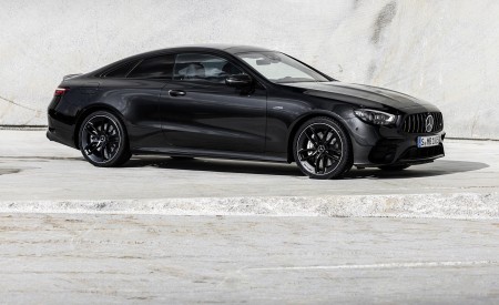 2021 Mercedes-AMG E 53 Coupe (Color: Graphite Grey Metallic) Front Three-Quarter Wallpapers 450x275 (26)