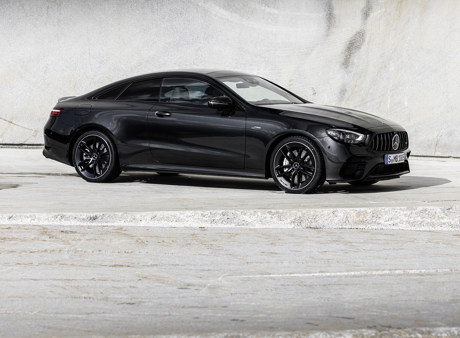 2021 Mercedes-AMG E 53 Coupe (Color: Graphite Grey Metallic) Front Three-Quarter Wallpapers #26 of 37