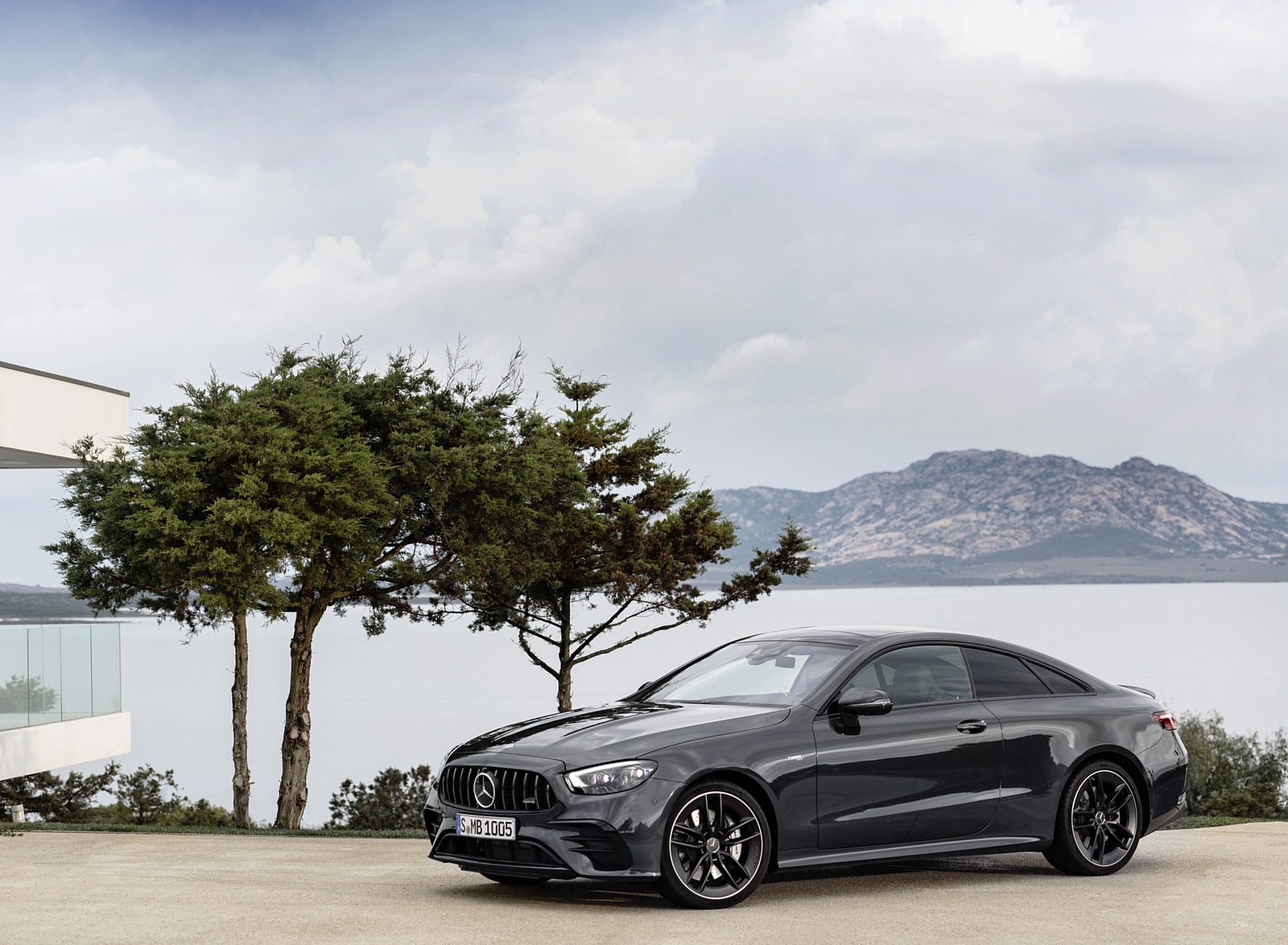 2021 Mercedes-AMG E 53 Coupe (Color: Graphite Grey Metallic) Front Three-Quarter Wallpapers #16 of 37