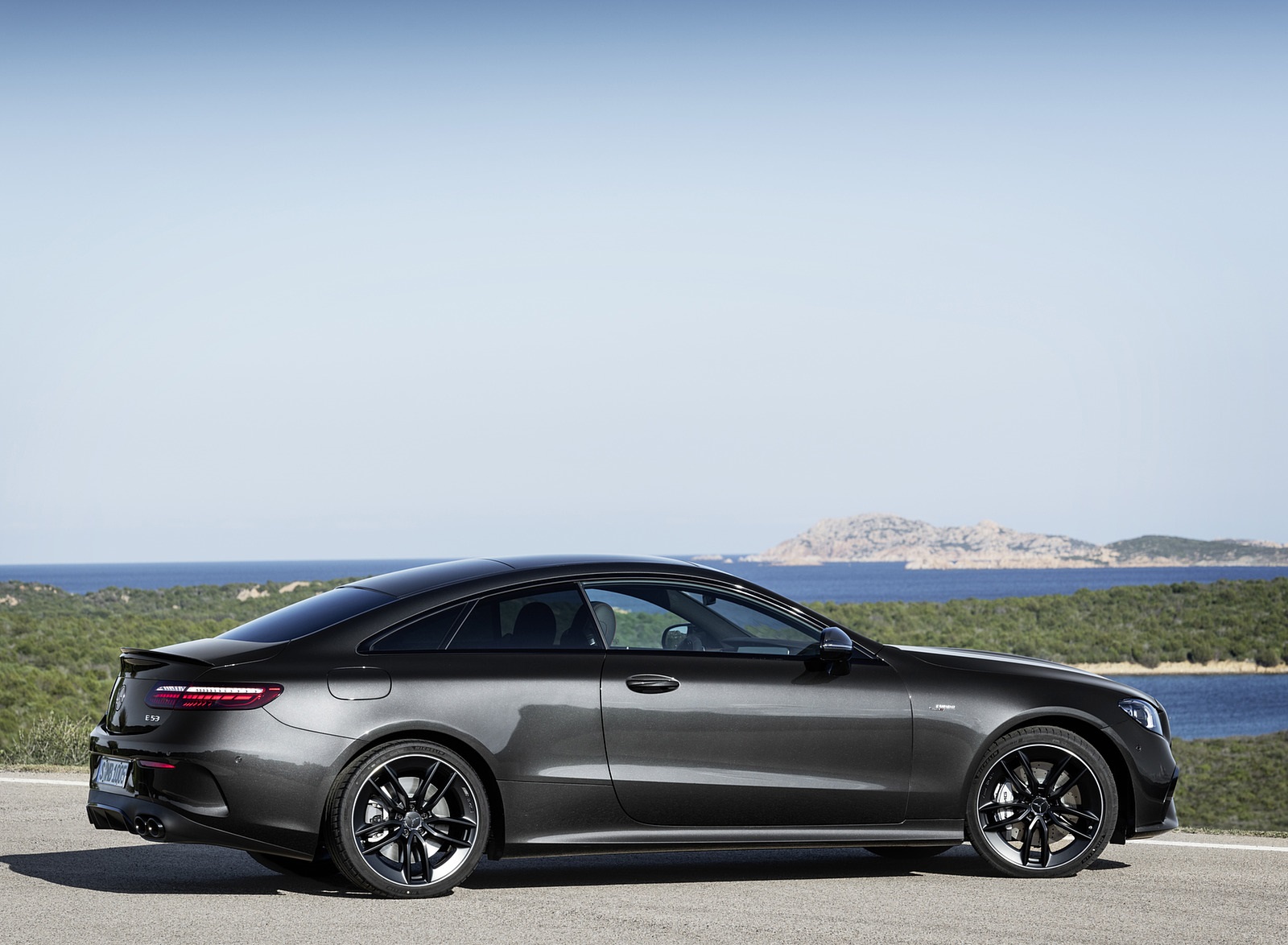 2021 Mercedes-AMG E 53 Coupe (Color: Graphite Grey Metallic) Side Wallpapers #23 of 37