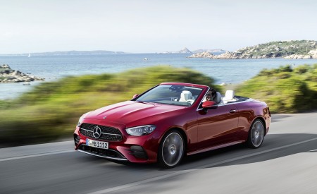 2021 Mercedes-Benz E 450 4MATIC Cabriolet AMG Line (Color: Designo Hyacinth Red Metallic) Front Three-Quarter Wallpapers 450x275 (29)