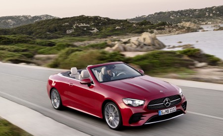 2021 Mercedes-Benz E 450 4MATIC Cabriolet AMG Line (Color: Designo Hyacinth Red Metallic) Front Three-Quarter Wallpapers 450x275 (31)