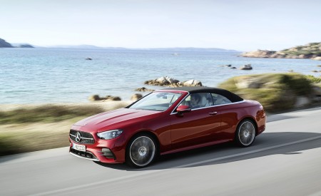 2021 Mercedes-Benz E 450 4MATIC Cabriolet AMG Line (Color: Designo Hyacinth Red Metallic) Front Three-Quarter Wallpapers 450x275 (32)