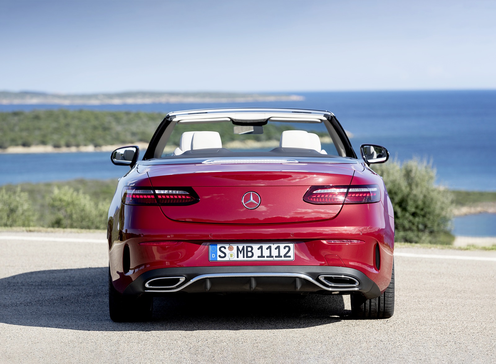 2021 Mercedes-Benz E 450 4MATIC Cabriolet AMG Line (Color: Designo Hyacinth Red Metallic) Rear Wallpapers #49 of 55