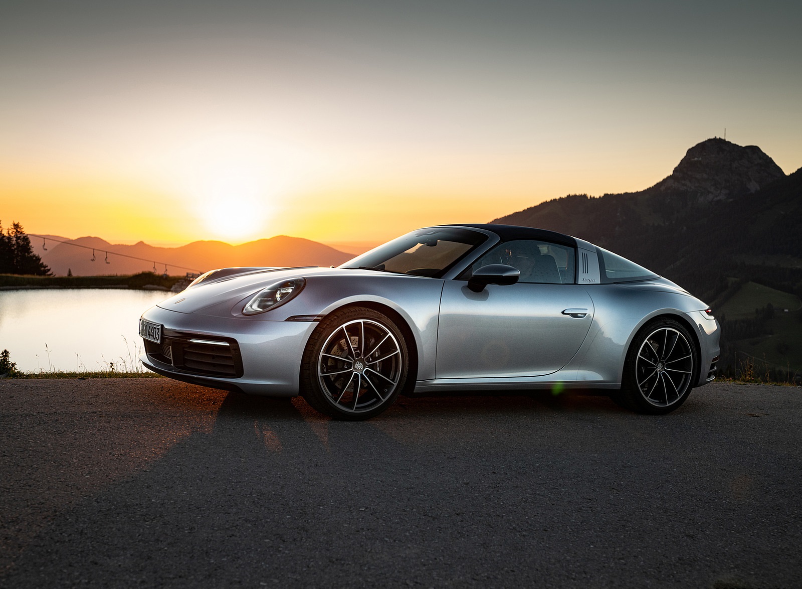 2021 Porsche 911 Targa 4 (Color: Dolomite Silver Metallic) Front Three-Quarter Wallpapers #94 of 126