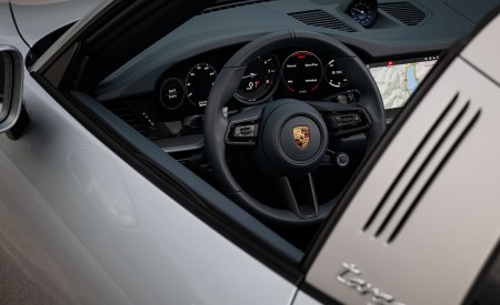 2021 Porsche 911 Targa 4 (Color: Dolomite Silver Metallic) Interior Detail Wallpapers 450x275 (116)