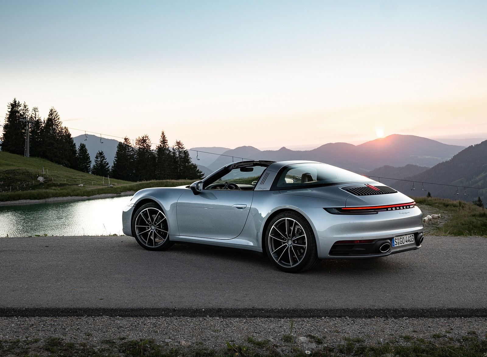 2021 Porsche 911 Targa 4 (Color: Dolomite Silver Metallic) Rear Three-Quarter Wallpapers #96 of 126