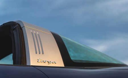 2021 Porsche 911 Targa 4 (Color: Gentian Blue) Detail Wallpapers 450x275 (52)