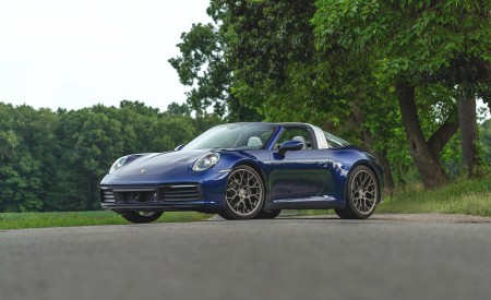 2021 Porsche 911 Targa 4 (Color: Gentian Blue) Front Three-Quarter Wallpapers 450x275 (27)