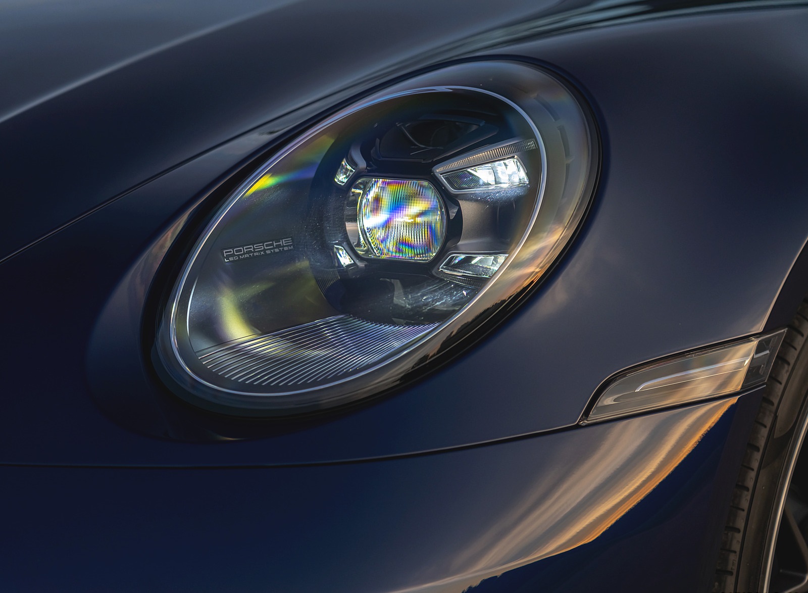 2021 Porsche 911 Targa 4 (Color: Gentian Blue) Headlight Wallpapers #41 of 126