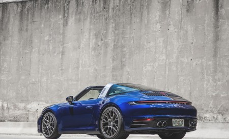 2021 Porsche 911 Targa 4 (Color: Gentian Blue) Rear Three-Quarter Wallpapers 450x275 (29)