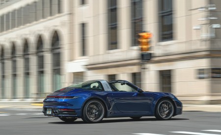 2021 Porsche 911 Targa 4 (Color: Gentian Blue) Rear Three-Quarter Wallpapers 450x275 (23)
