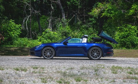 2021 Porsche 911 Targa 4 (Color: Gentian Blue) Side Wallpapers 450x275 (32)