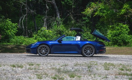 2021 Porsche 911 Targa 4 (Color: Gentian Blue) Side Wallpapers 450x275 (33)
