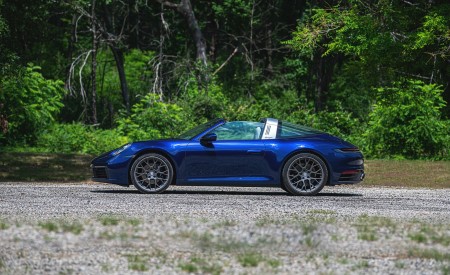 2021 Porsche 911 Targa 4 (Color: Gentian Blue) Side Wallpapers 450x275 (36)