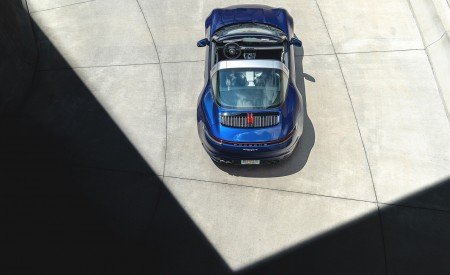 2021 Porsche 911 Targa 4 (Color: Gentian Blue) Top Wallpapers  450x275 (38)