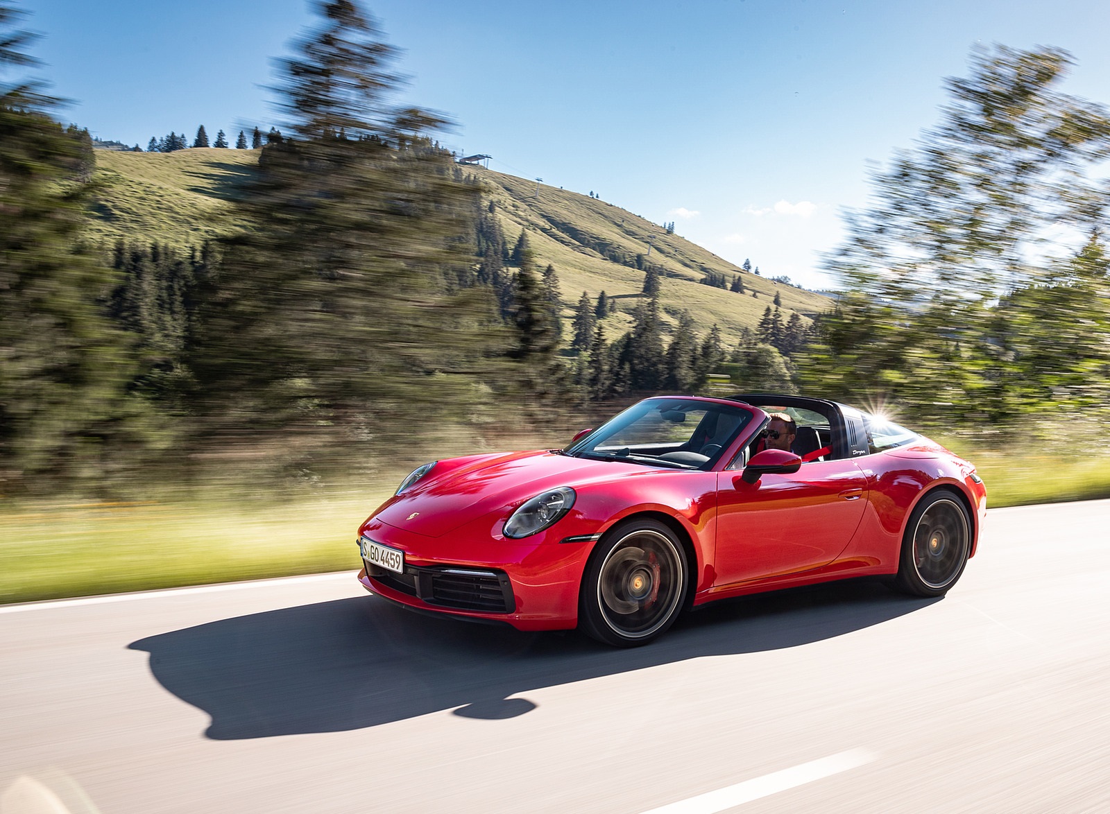 2021 Porsche 911 Targa 4S (Color: Guards Red) Front Three-Quarter Wallpapers #94 of 138