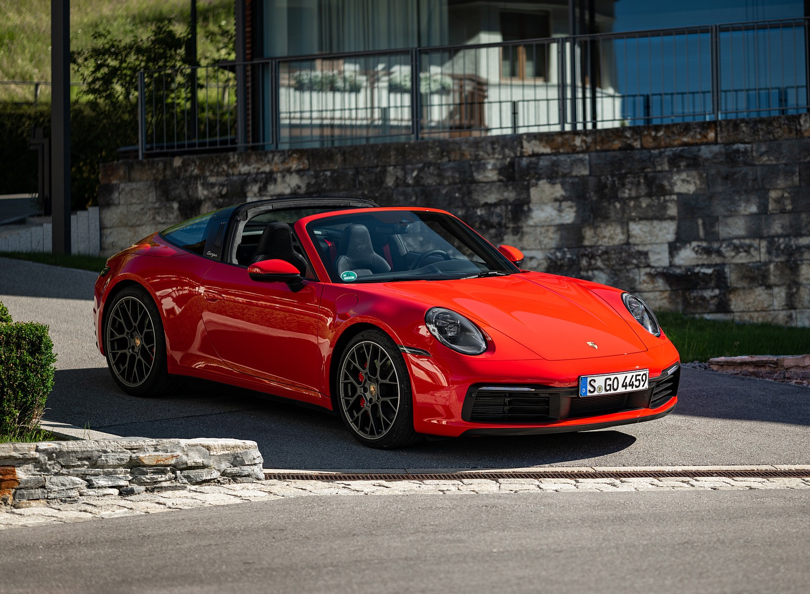 2021 Porsche 911 Targa 4S (Color: Guards Red) Front Three-Quarter Wallpapers #109 of 138