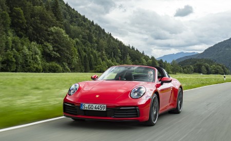 2021 Porsche 911 Targa 4S (Color: Guards Red) Front Wallpapers 450x275 (96)
