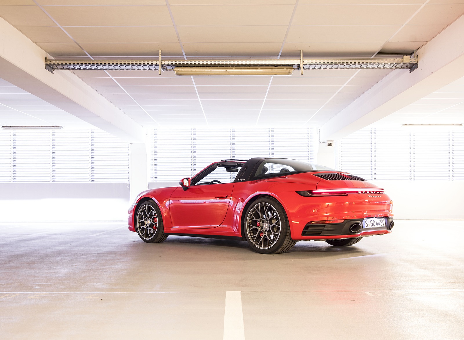 2021 Porsche 911 Targa 4S (Color: Guards Red) Rear Three-Quarter Wallpapers #118 of 138