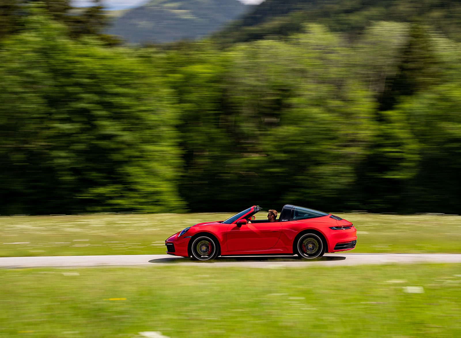 2021 Porsche 911 Targa 4S (Color: Guards Red) Side Wallpapers #100 of 138