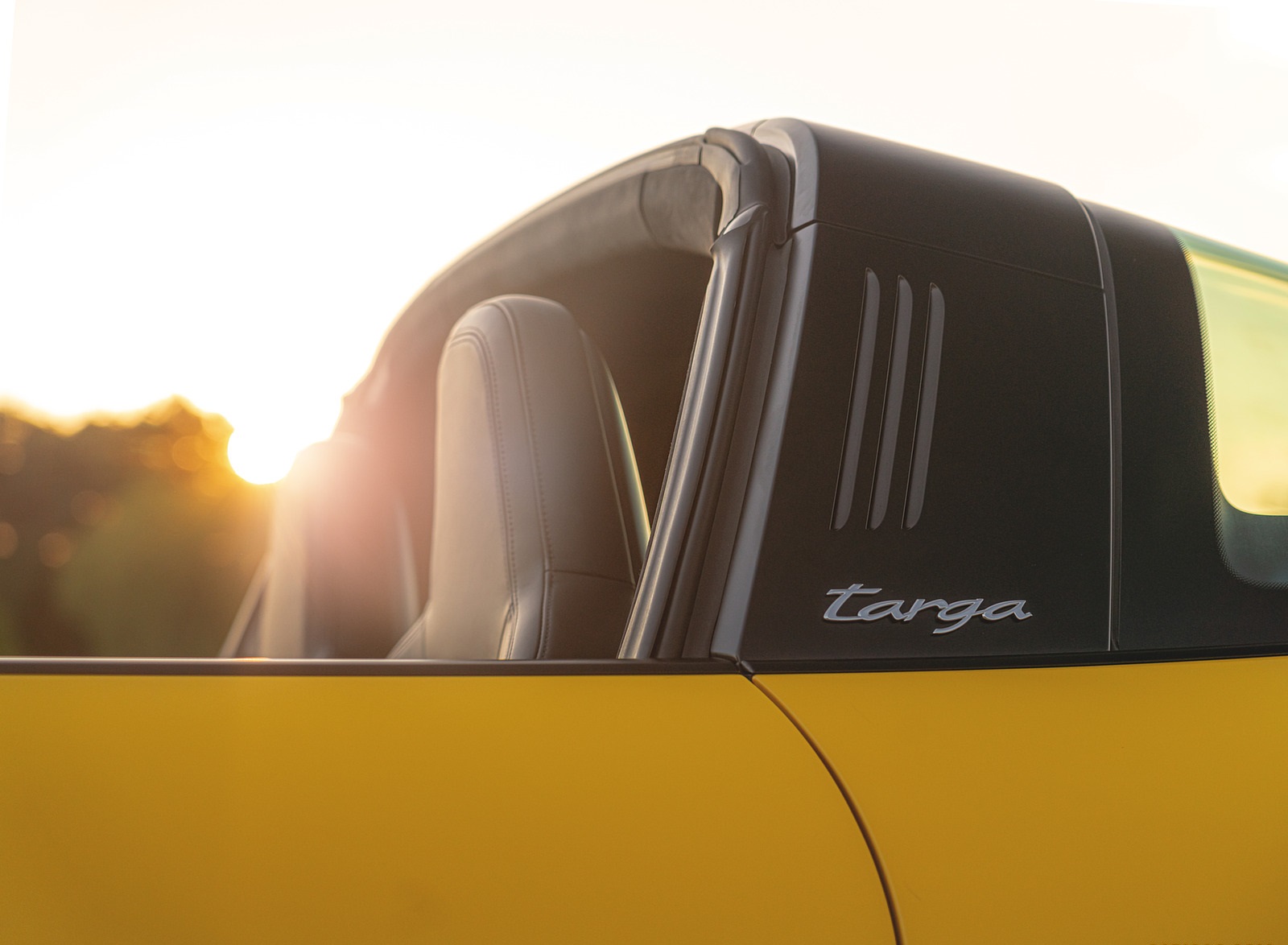 2021 Porsche 911 Targa 4S (Color: Racing Yellow) Detail Wallpapers #42 of 138