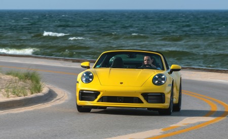 2021 Porsche 911 Targa 4S (Color: Racing Yellow) Front Wallpapers 450x275 (18)