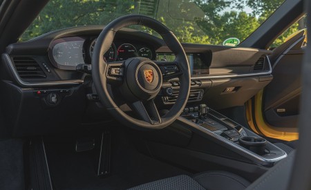 2021 Porsche 911 Targa 4S (Color: Racing Yellow) Interior Wallpapers 450x275 (66)