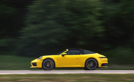 2021 Porsche 911 Targa 4S (Color: Racing Yellow) Side Wallpapers 450x275 (15)