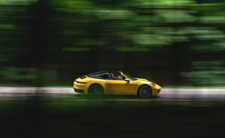 2021 Porsche 911 Targa 4S (Color: Racing Yellow) Side Wallpapers  450x275 (14)