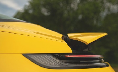 2021 Porsche 911 Targa 4S (Color: Racing Yellow) Spoiler Wallpapers 450x275 (52)