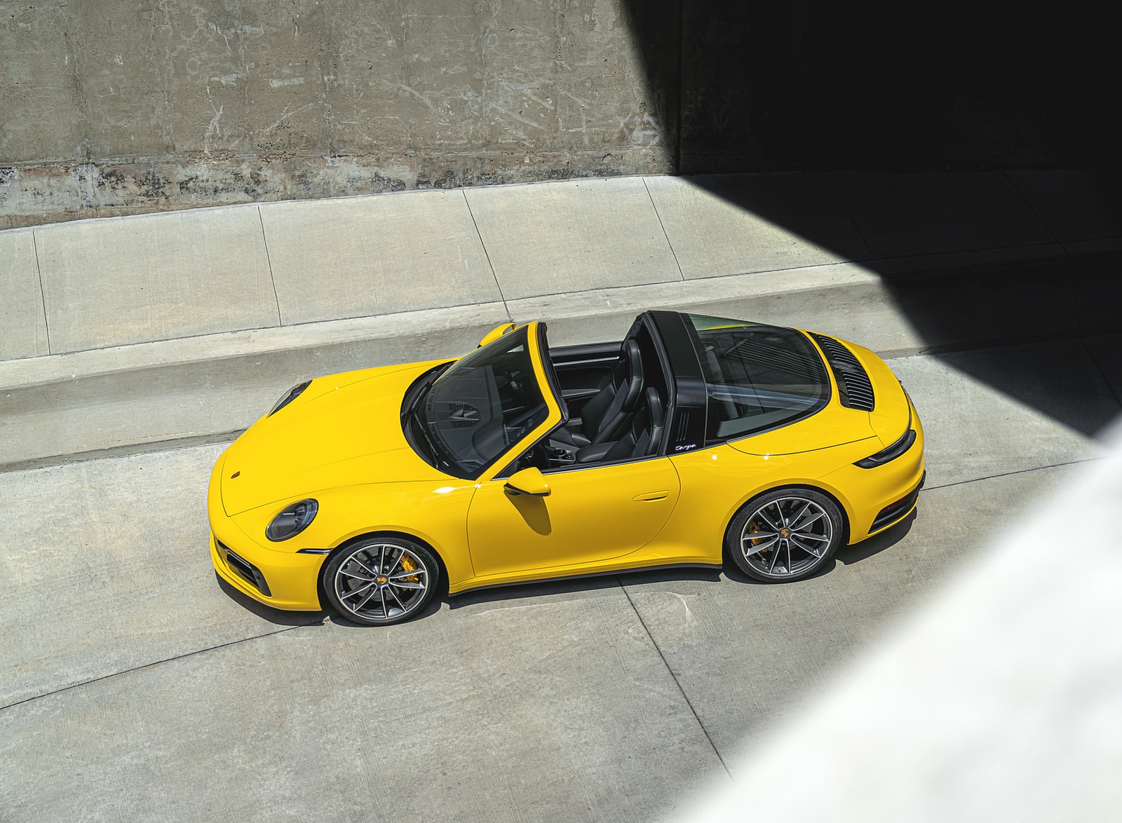 2021 Porsche 911 Targa 4S (Color: Racing Yellow) Top Wallpapers  #28 of 138