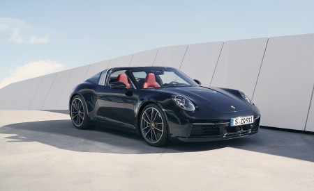 2021 Porsche 911 Targa 4S Front Three-Quarter Wallpapers 450x275 (129)