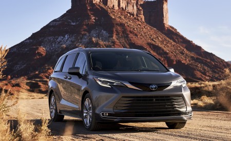 2021 Toyota Sienna Platinum Wallpapers & HD Images