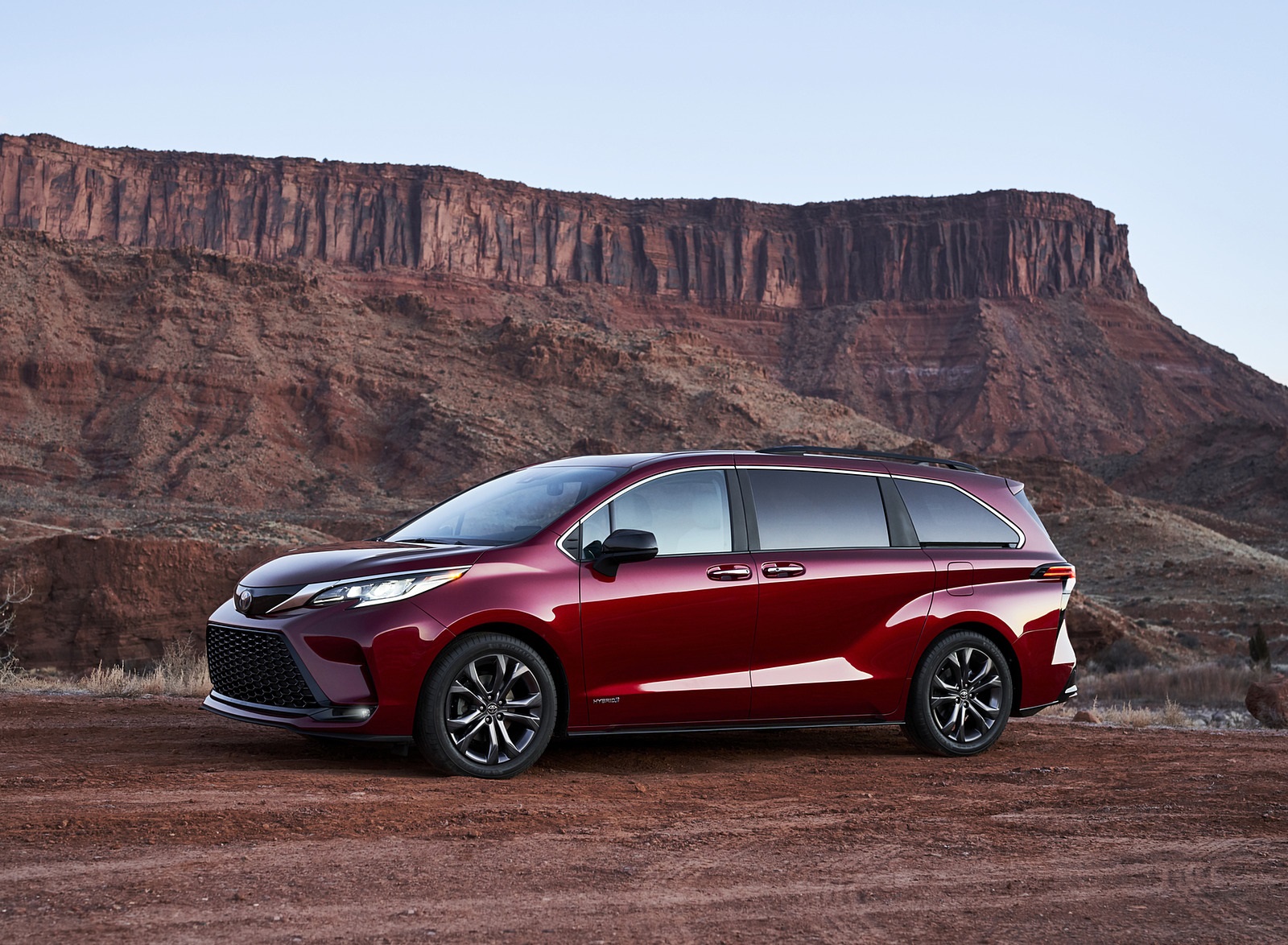 2021 Toyota Sienna XSE Hybrid Front Three-Quarter Wallpapers (5)