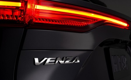 2021 Toyota Venza Tail Light Wallpapers 450x275 (47)