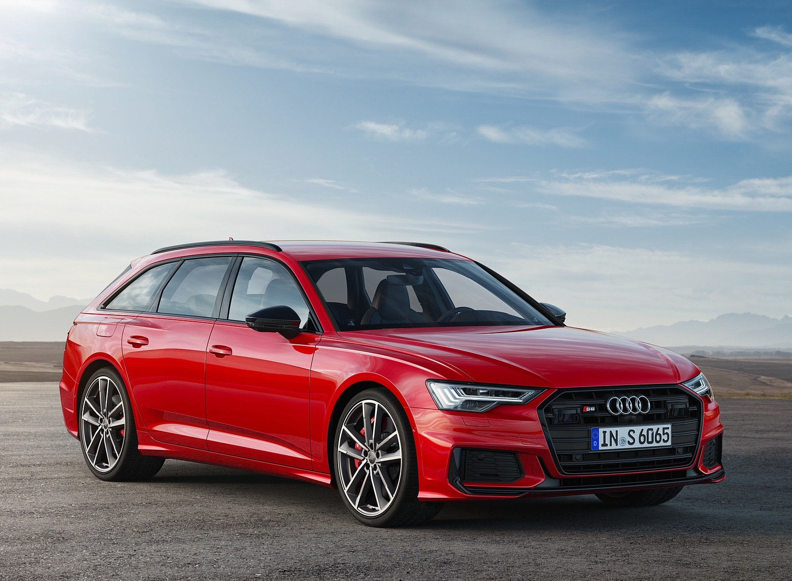 2020 Audi S6 Avant TDI (Color: Tango Red) Front Three-Quarter Wallpapers  #31 of 60