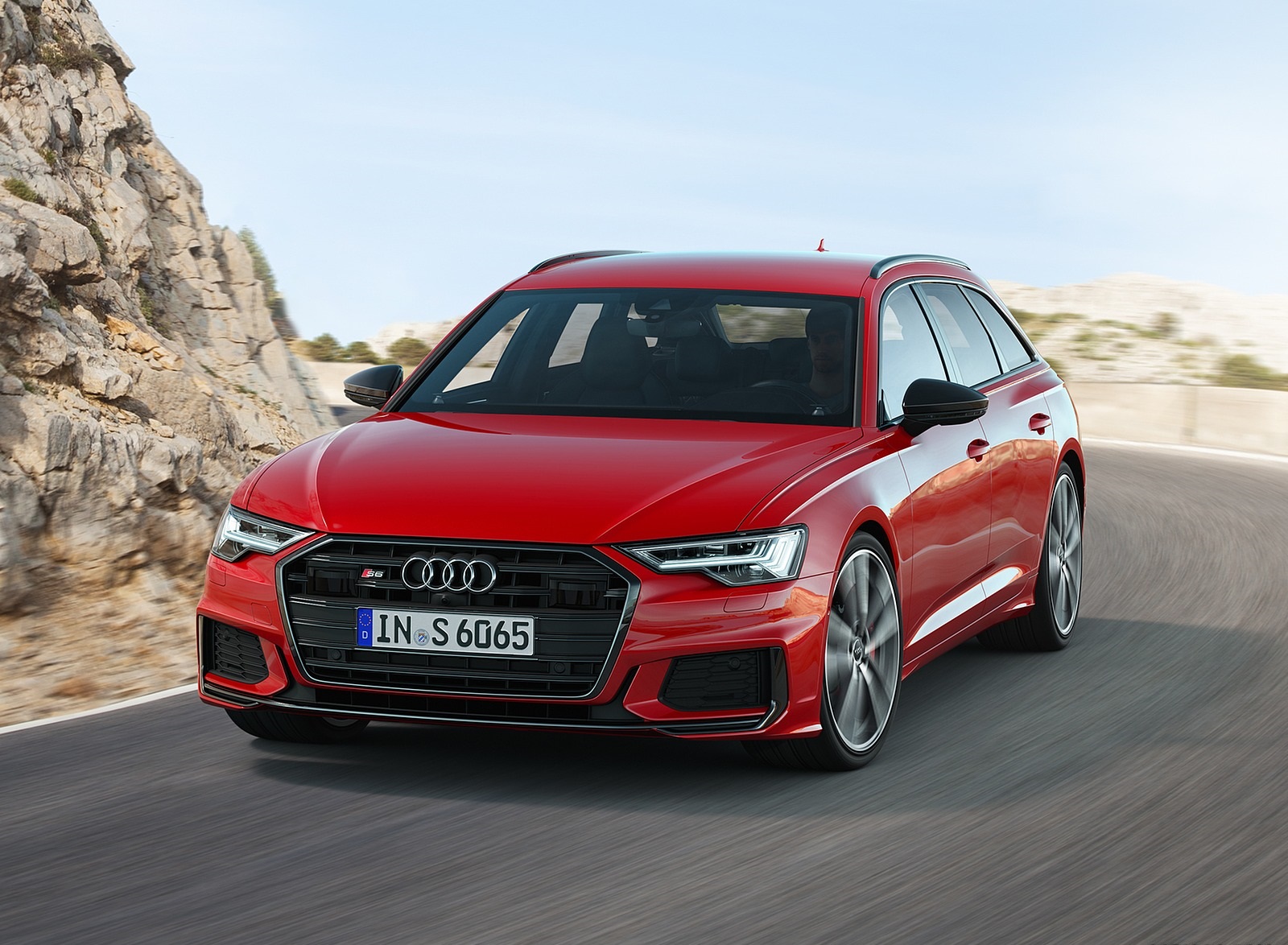 2020 Audi S6 Avant TDI (Color: Tango Red) Front Wallpapers #26 of 60