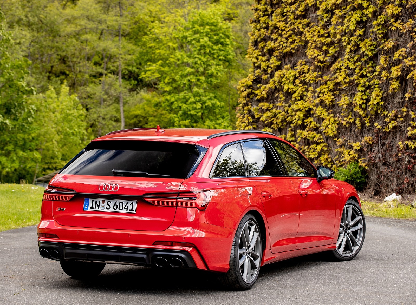 2020 Audi S6 Avant TDI (Color: Tango Red) Rear Three-Quarter Wallpapers #13 of 60