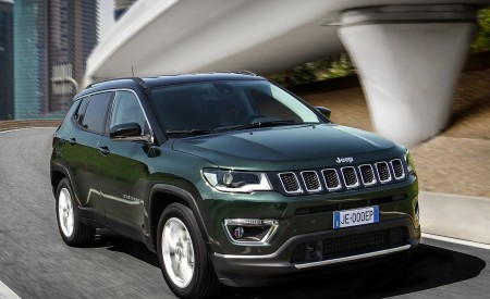 2020 Jeep Compass (Euro-Spec) Front Three-Quarter Wallpapers 450x275 (2)
