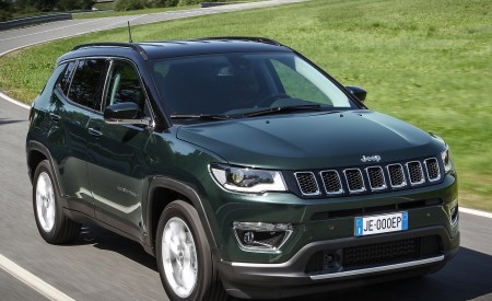 2020 Jeep Compass (Euro-Spec) Front Three-Quarter Wallpapers 450x275 (3)
