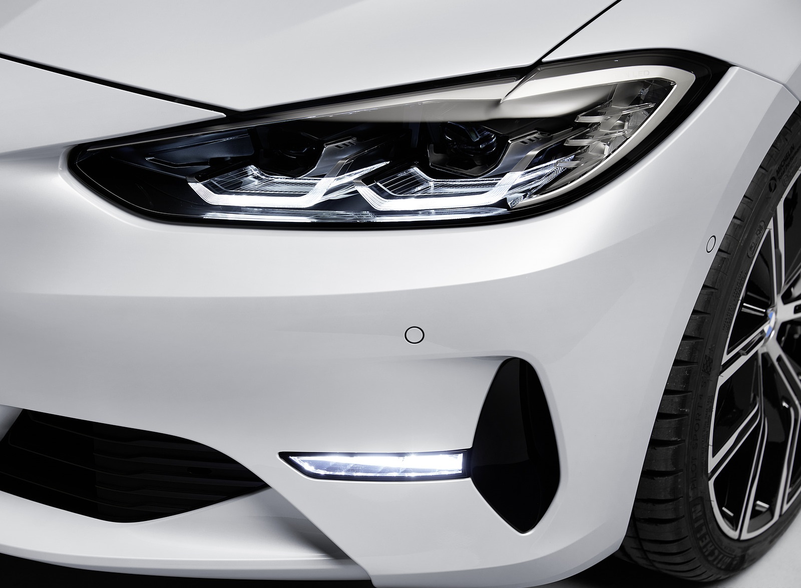 2021 BMW 430i Coupe Headlight Wallpapers #22 of 82