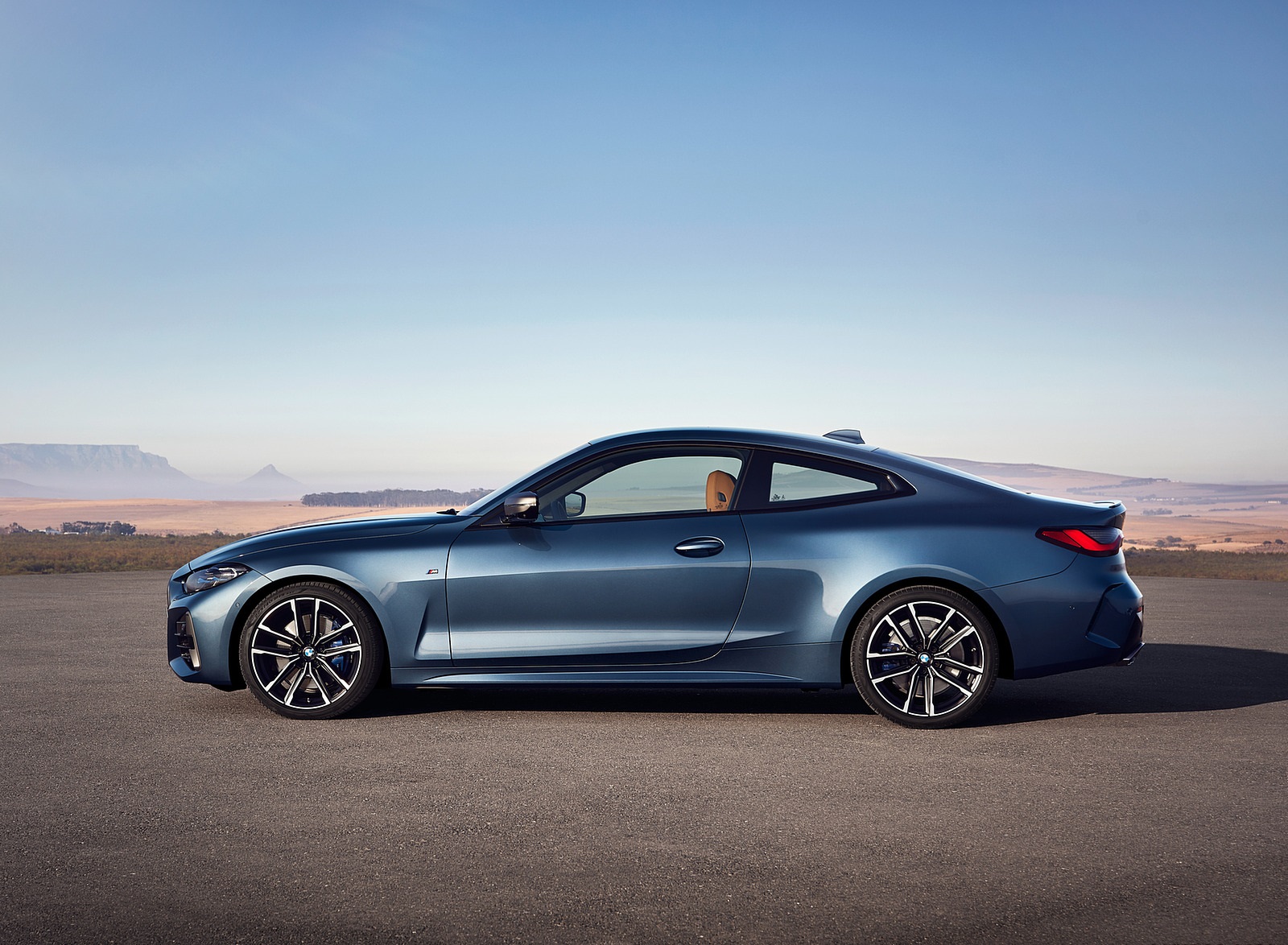 2021 BMW M440i xDrive Coupe Side Wallpapers #57 of 82